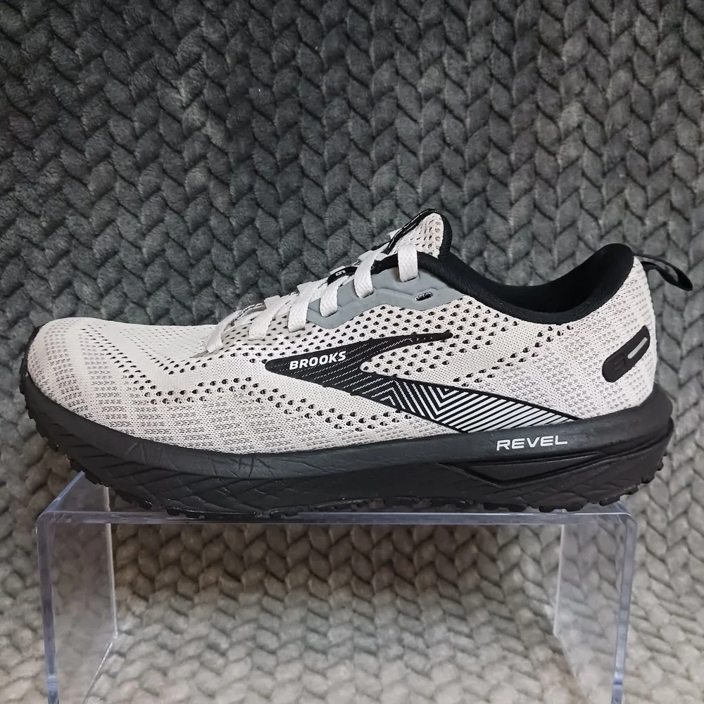 Brooks Revel 6 White Black Women's Walking Running Sneakers Shoes Size 7